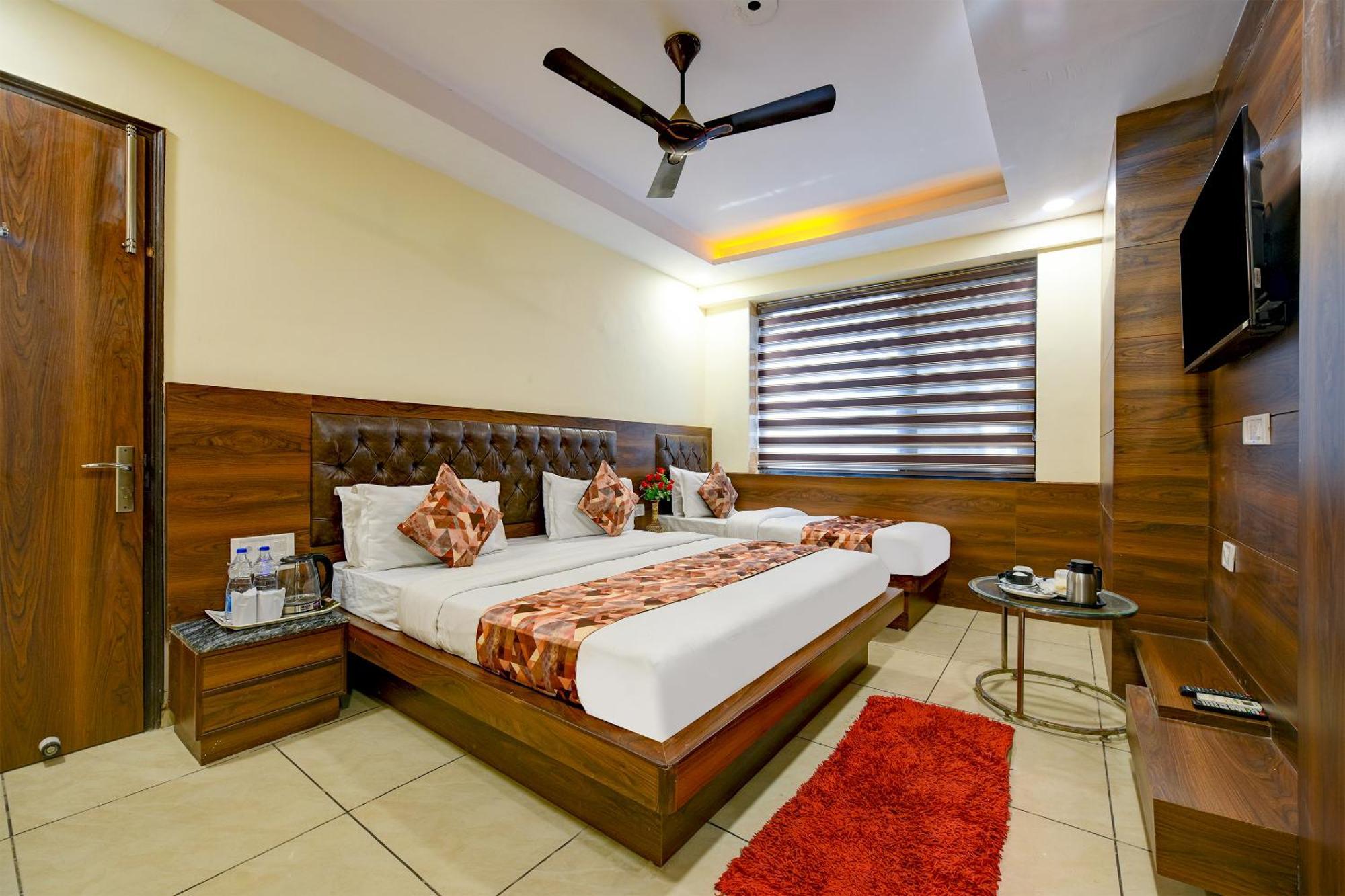 Hotel Le Grand - Walk-In From Rk Ashram Metro Station New Delhi Exterior photo